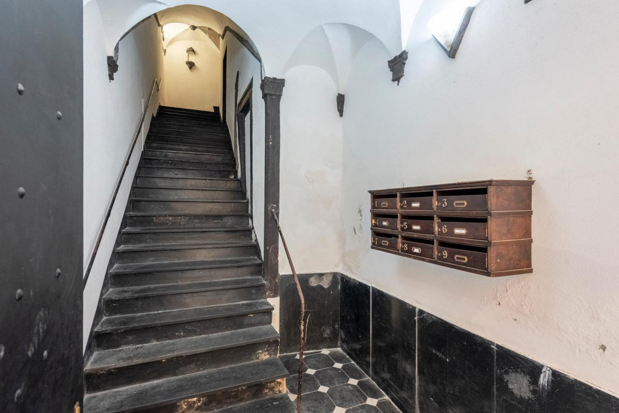Joivy Excellent 2-bed Flat In Genoa's Old Town Apartment *