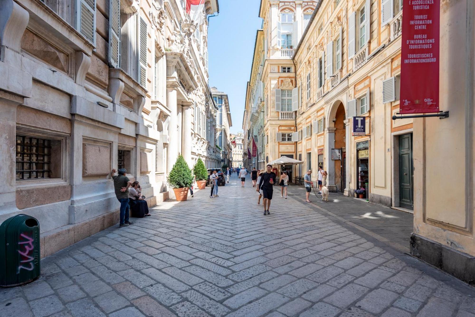 Apartment Joivy Excellent 2-bed Flat In Genoa's Old Town Genua